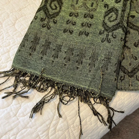 Green and Black Patterned Pashmina with Fringe - Picture 2 of 3